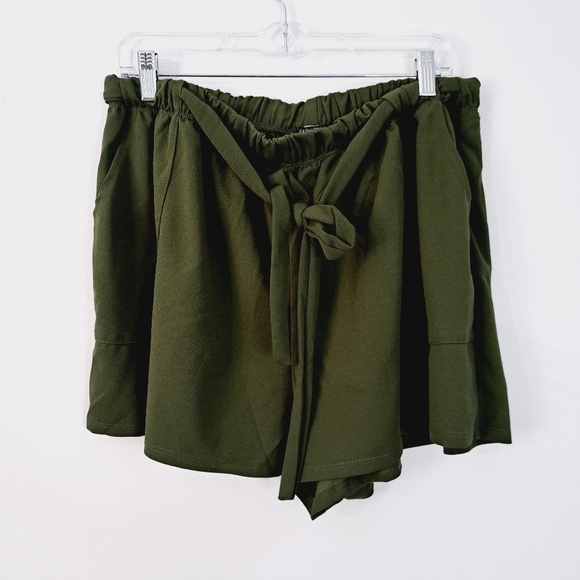 Fashion Nova Forest Green‎ Paper Bag Tie Waist Shorts 3X - Picture 1 of 5